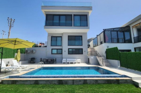 Villa Peak